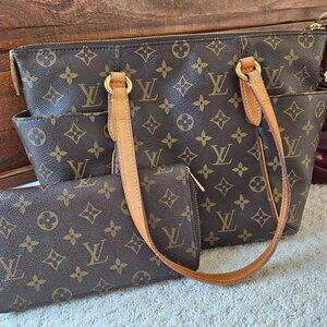 Louis Vuitton Totally MM (2012) bag / tote